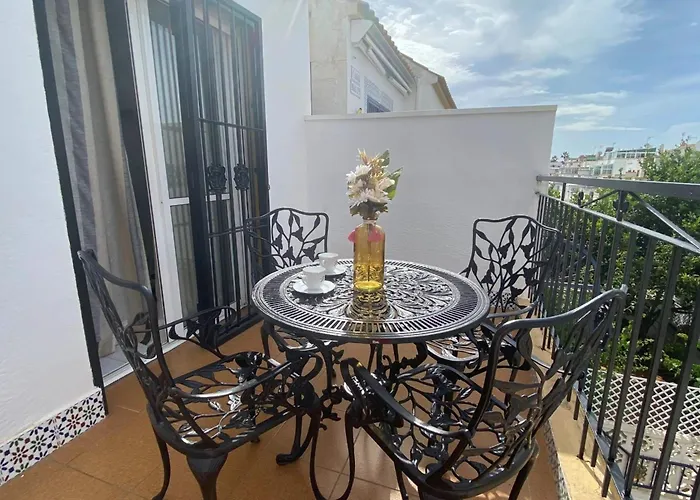 Apartment With Equipped Solarium Barbecue And Swimming Pool