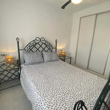 With Equipped Solarium Barbecue And Swimming Pool * 托雷维耶哈