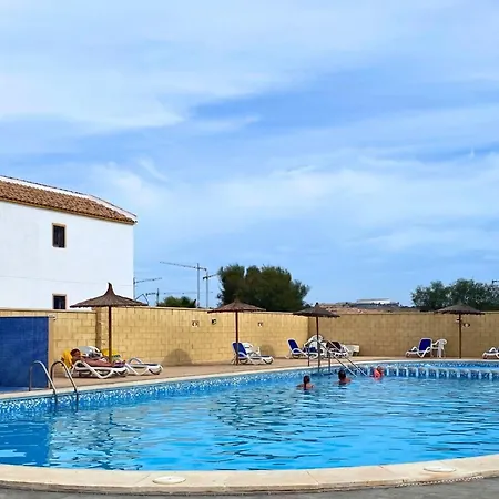 With Equipped Solarium Barbecue And Swimming Pool *